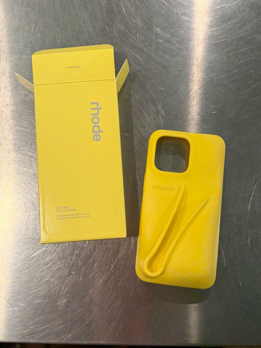 rhode Lip Case in Lemontini - Picture 4 of 8